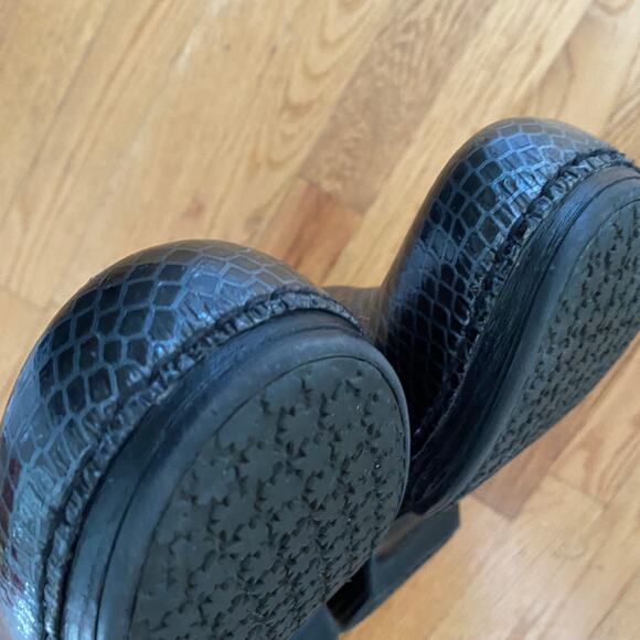 Dansko XP Black Anaconda Patent Leather Clogs Comfort Shoe Size 41 US 10.5-11 - Picture 11 of 13